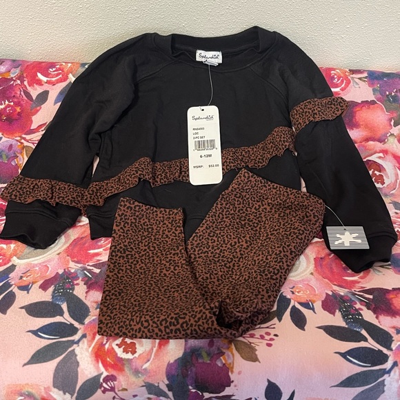 Splendid Baby Leopard Sweater and Leggings Set - Picture 2 of 4
